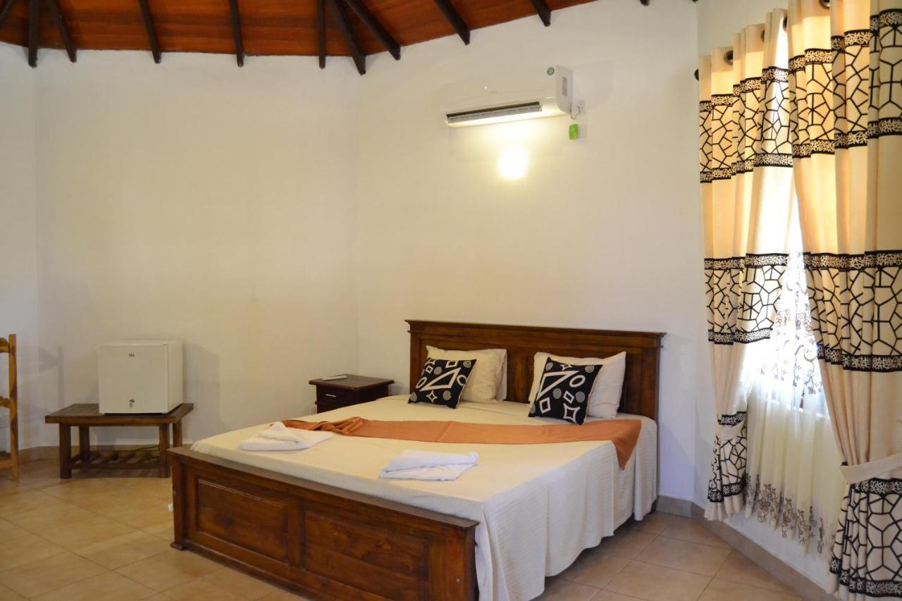 Nirukthie Beach Resort & Restaurant كالبيتيا المظهر الخارجي الصورة